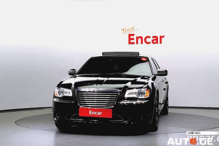 Chrysler 300C 2012 — photo 2