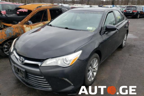 Toyota Camry 2015 — photo 2