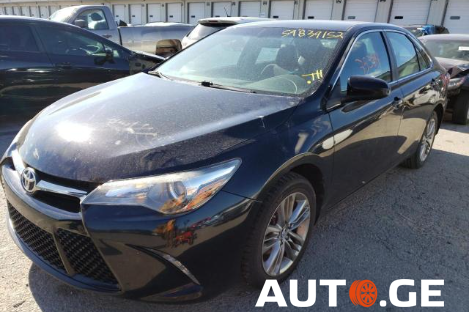 Toyota Camry 2017 — photo 2