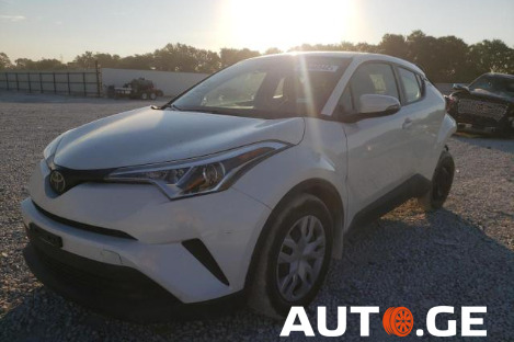 Toyota C-HR 2019 — photo 2