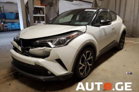 Toyota C-HR 2019 — photo 2
