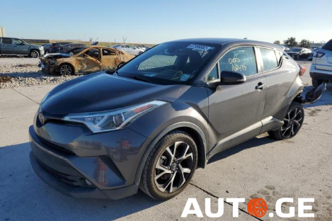 Toyota C-HR 2018 — photo 2