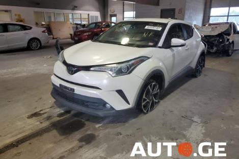 Toyota C-HR 2018 — photo 2