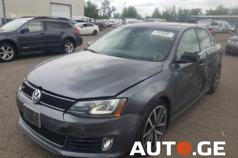 Volkswagen Jetta 2014 — photo 2