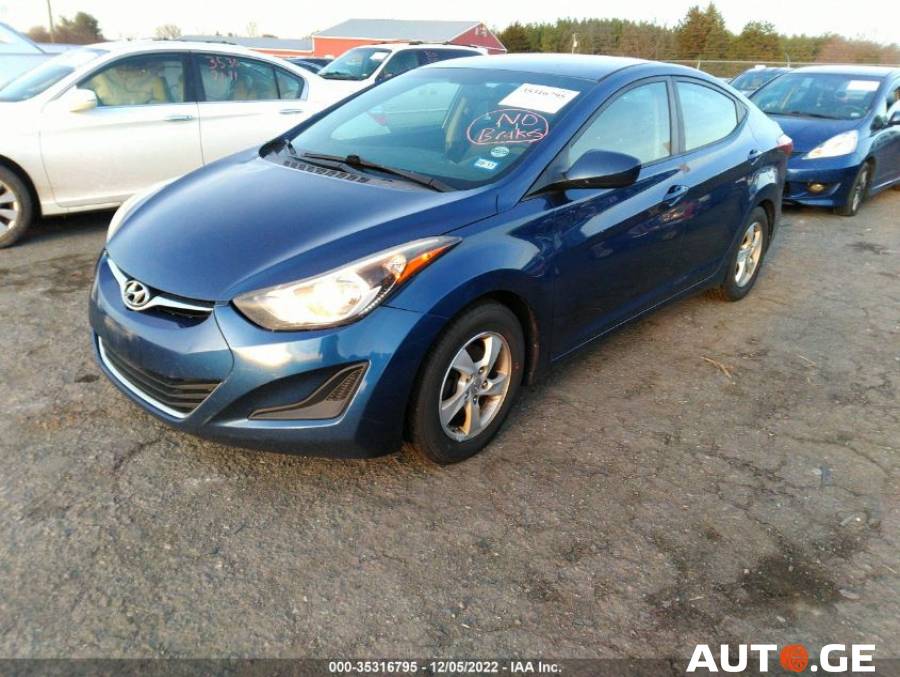 Hyundai Elantra 2015 — photo 2