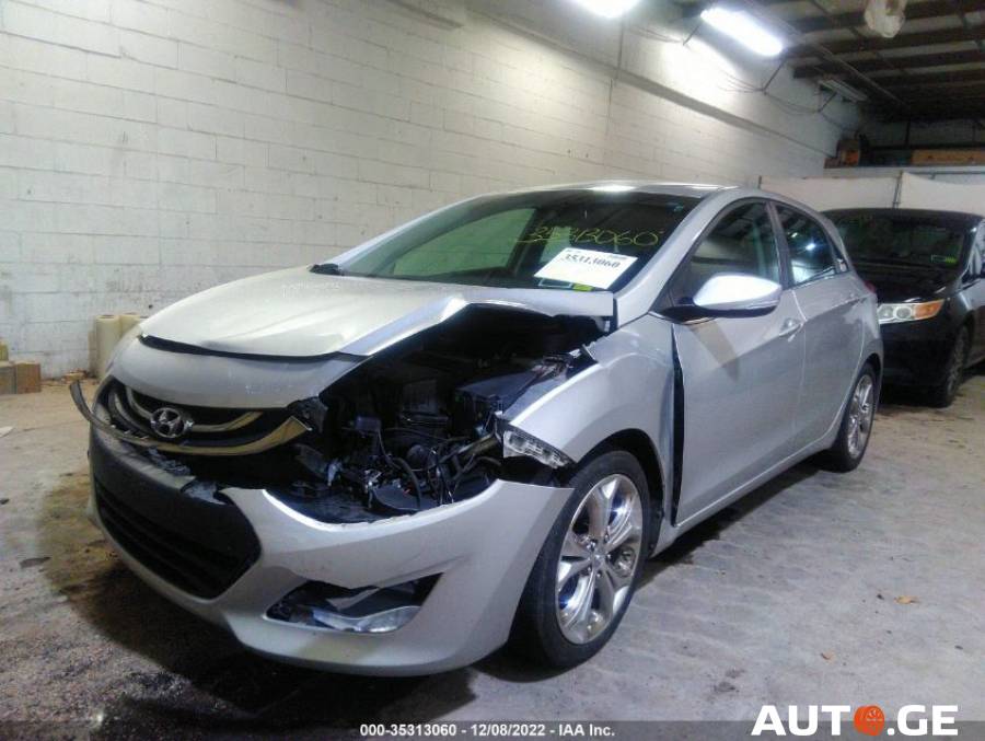 Hyundai Elantra 2014 — photo 2