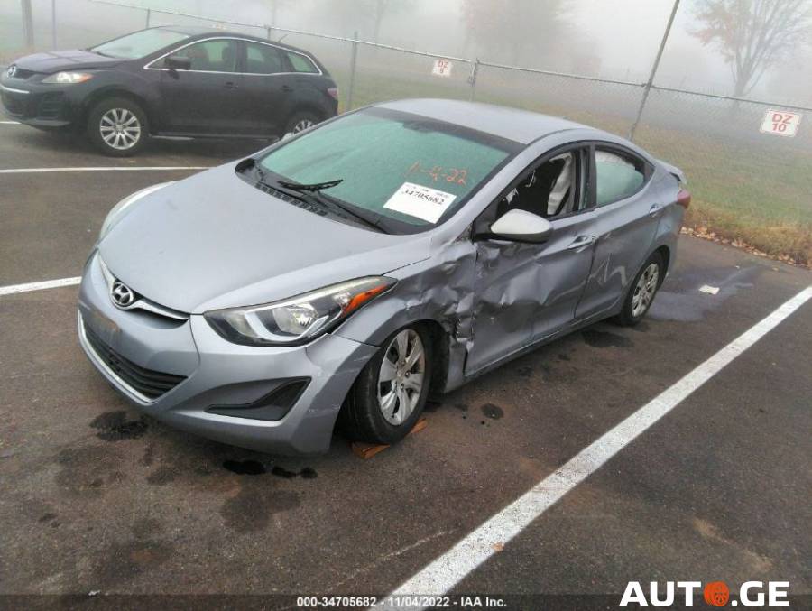 Hyundai Elantra 2016 — photo 2