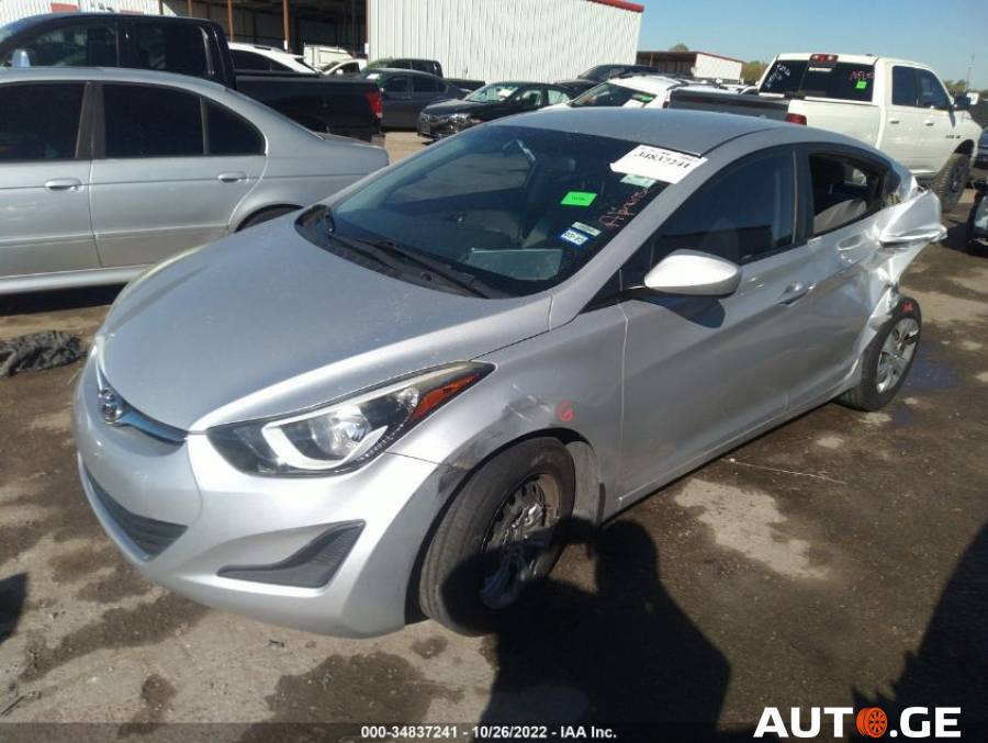 Hyundai Elantra 2016 — photo 2