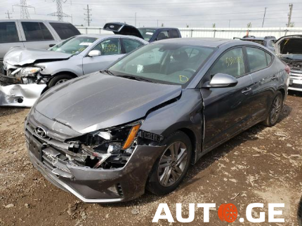 Hyundai Elantra 2019 — photo 2