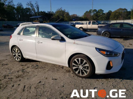 Hyundai Elantra-Gt 2018 — photo 2