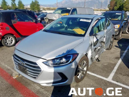 Hyundai Elantra 2018 — photo 2