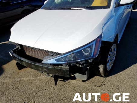 Hyundai Elantra 2019 — photo 2