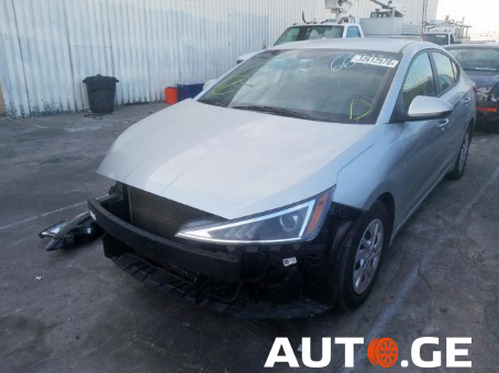 Hyundai Elantra 2019 — photo 2