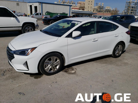 Hyundai Elantra 2019 — photo 2