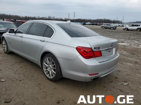 BMW 750 2012 — photo 2