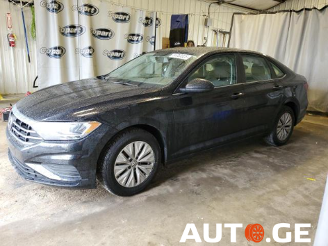Volkswagen Jetta 2019 — photo 2