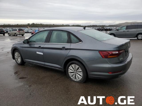 Volkswagen Jetta 2019 — photo 2