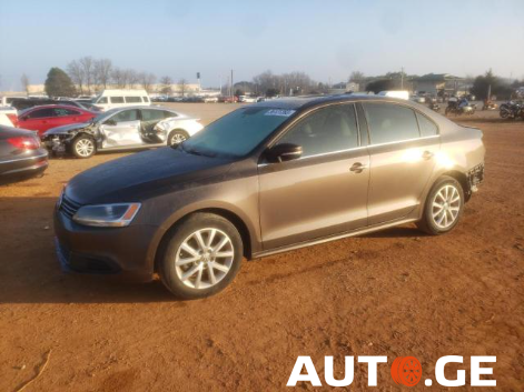 Volkswagen Jetta 2013 — photo 2