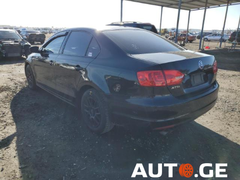 Volkswagen Jetta 2013 — photo 2