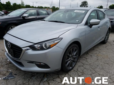 Mazda Mazda3 2018 — photo 2