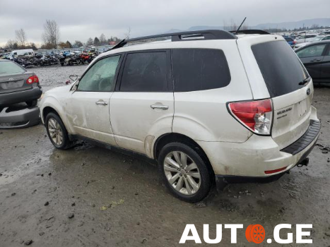 Subaru Forester 2011 — photo 2