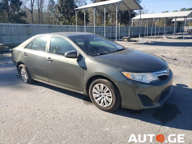 Toyota Camry 2013 — photo 2