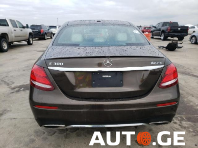 Mercedes-Benz E-300C 2017 — photo 2