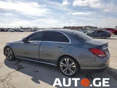 Mercedes-Benz C-300-Merc 2018 — photo 2