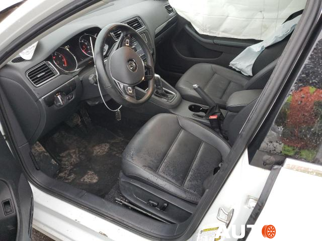 Volkswagen Jetta 2017 — photo 2