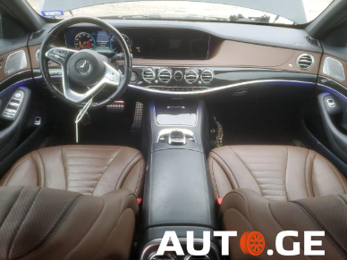 Mercedes-Benz S-560-M