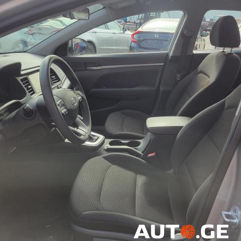 Hyundai Elantra 2020 — photo 2