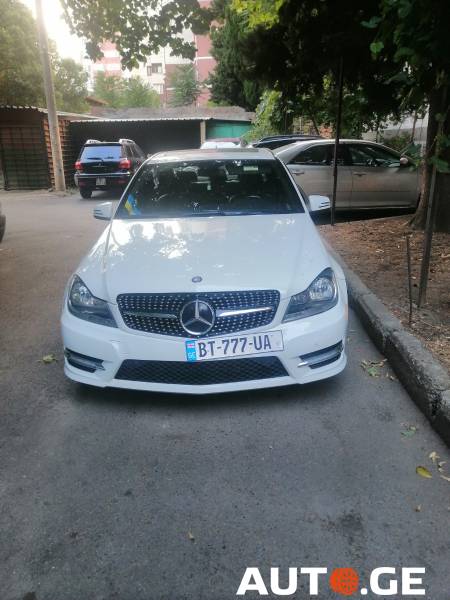 Mercedes-Benz 300Ce 2012 — photo 2