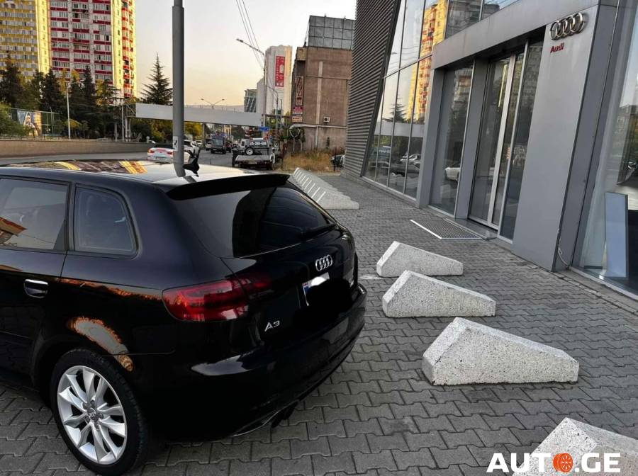 Audi A3 2012 — photo 2
