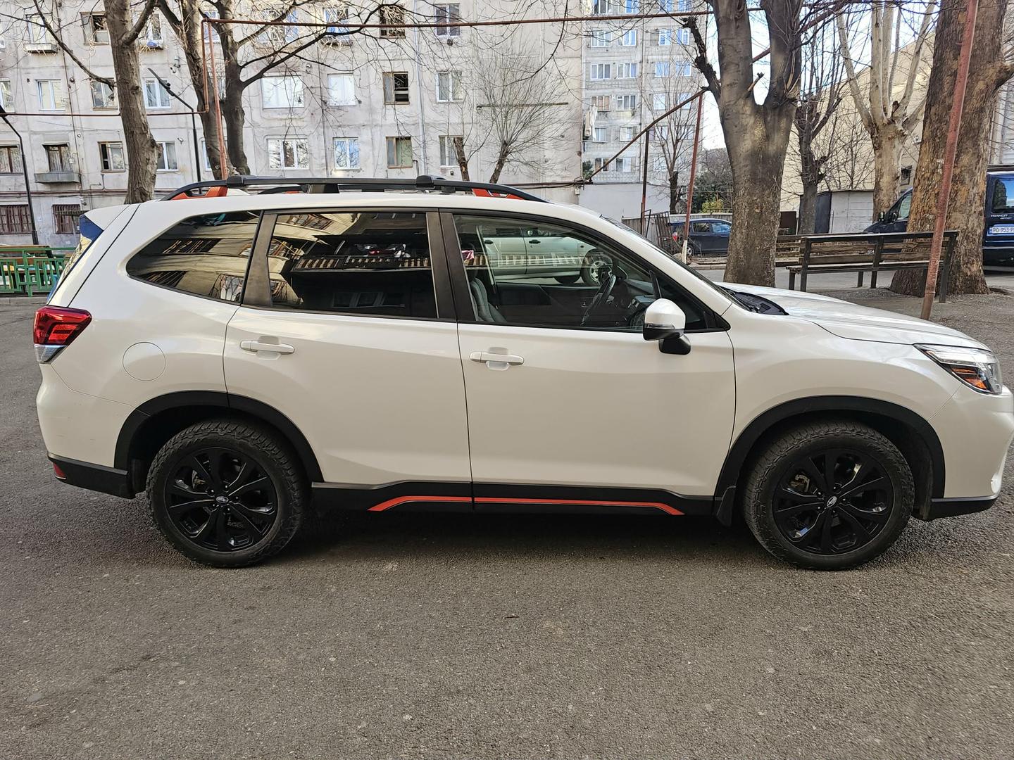 Subaru Forester 2019 — photo 2