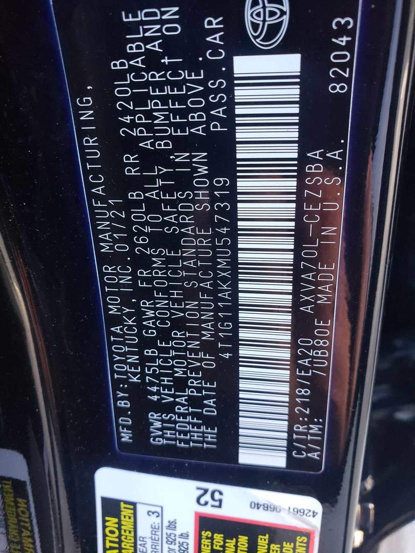 Toyota Camry 2021 — photo 2