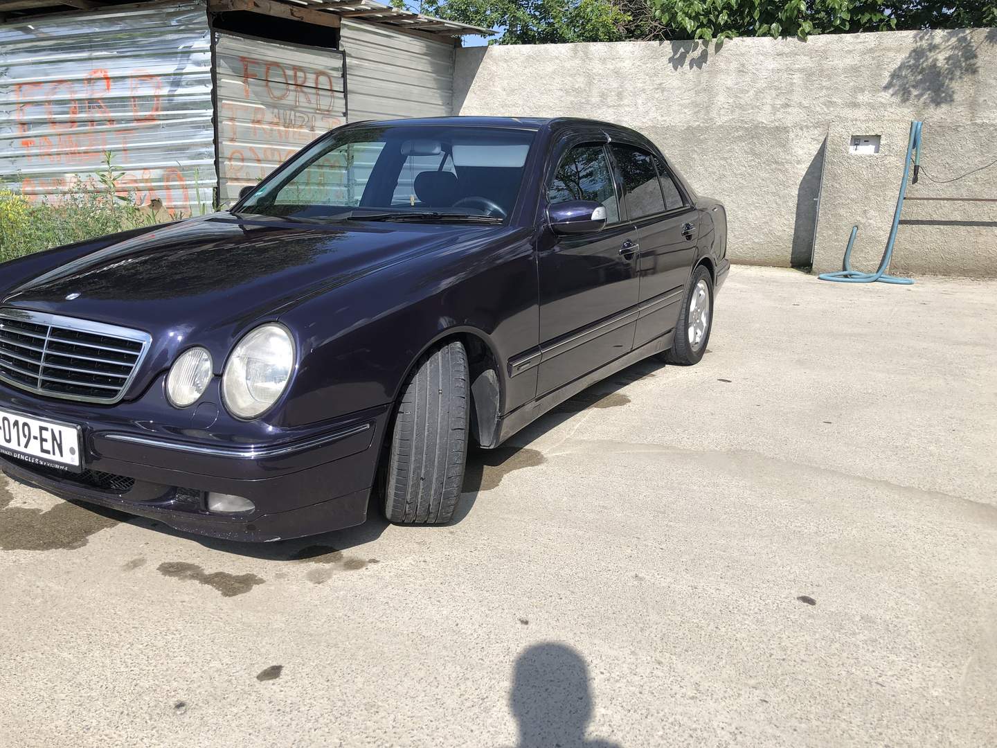 Mercedes-Benz E 220