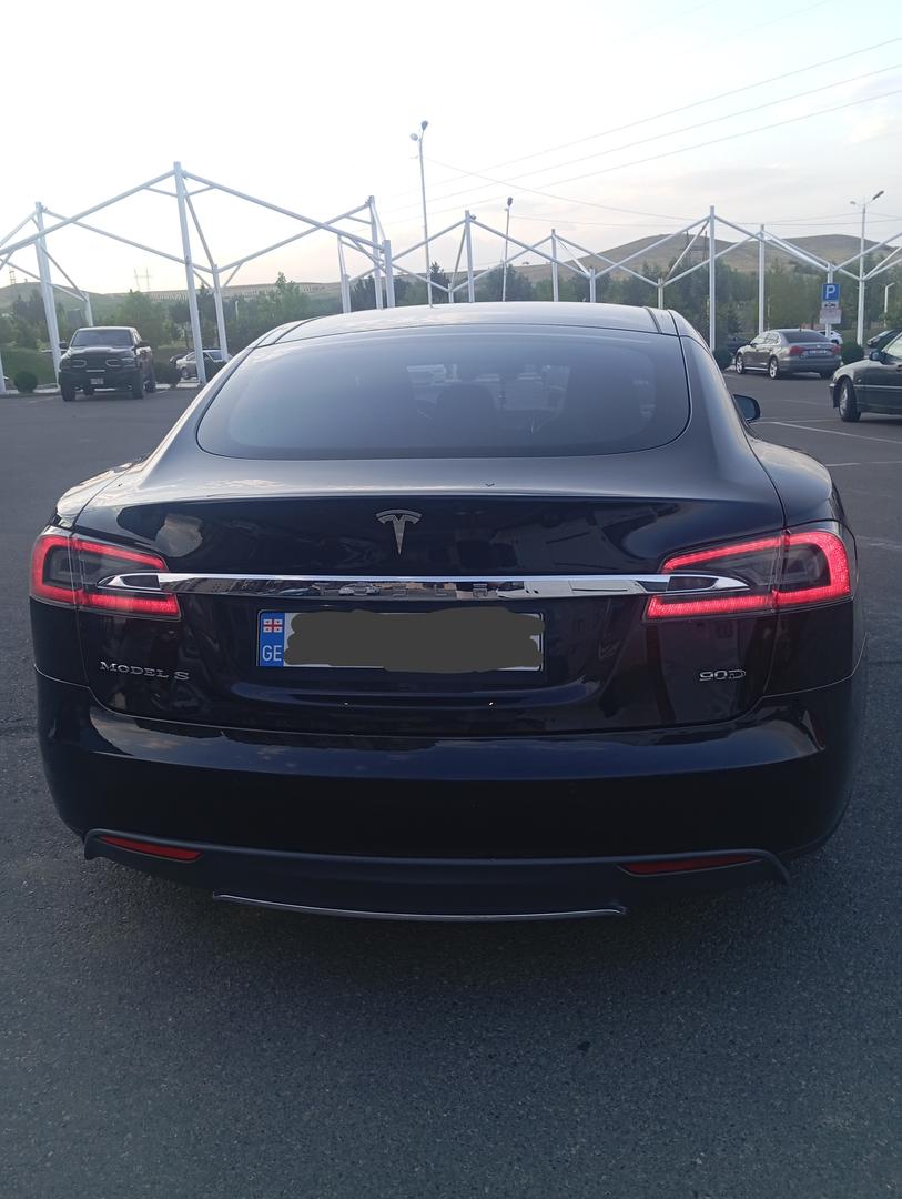 Tesla Model S 2016 — photo 2