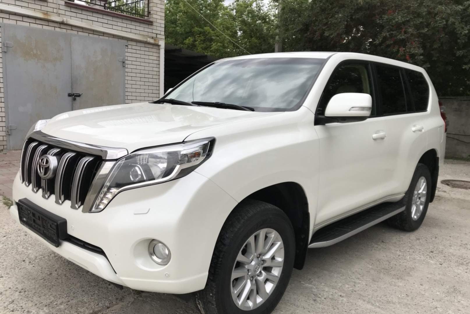 Toyota Land Cruiser Prado 2017 — photo 2