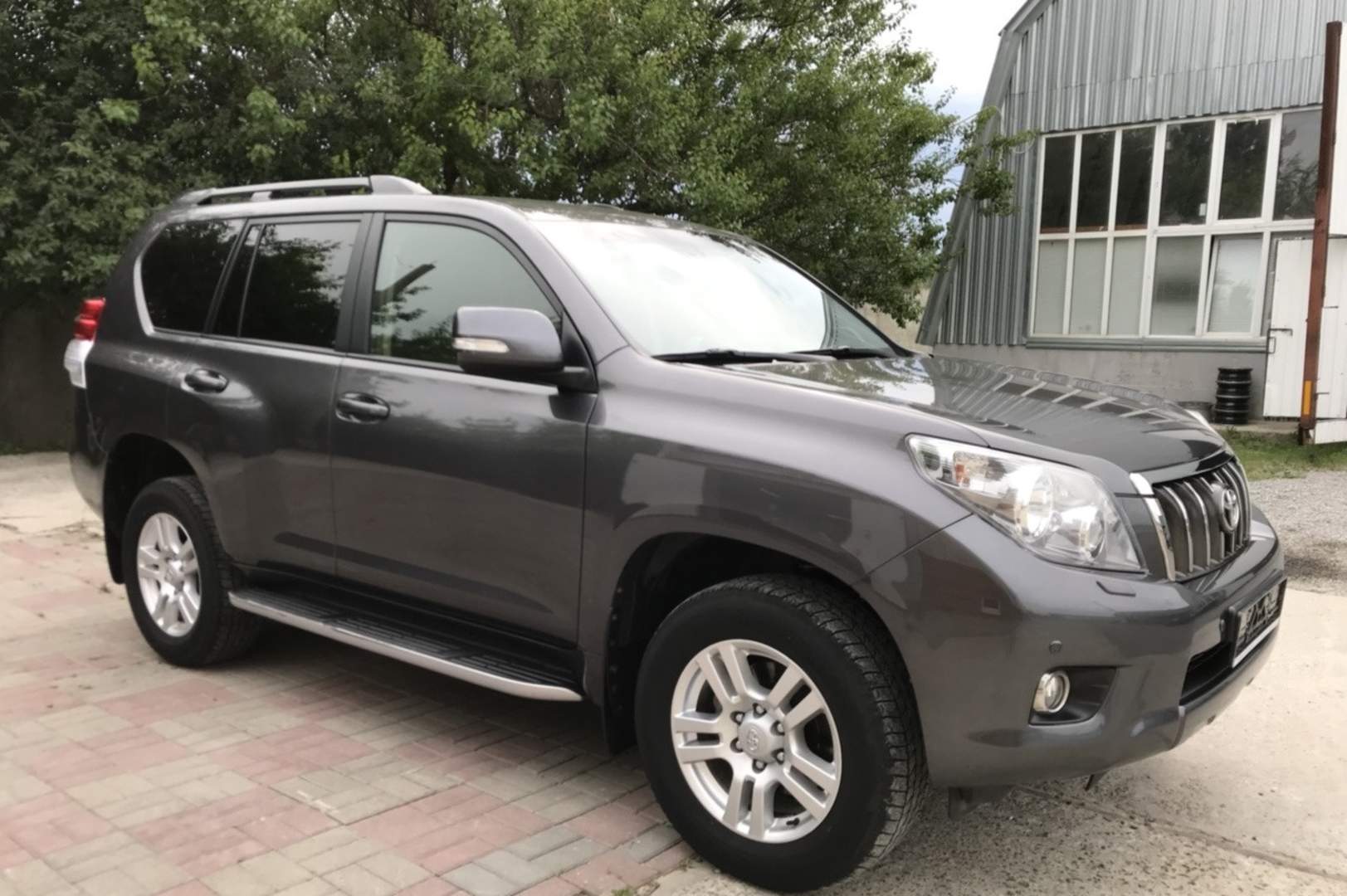 Toyota Land Cruiser Prado 2012 — photo 2