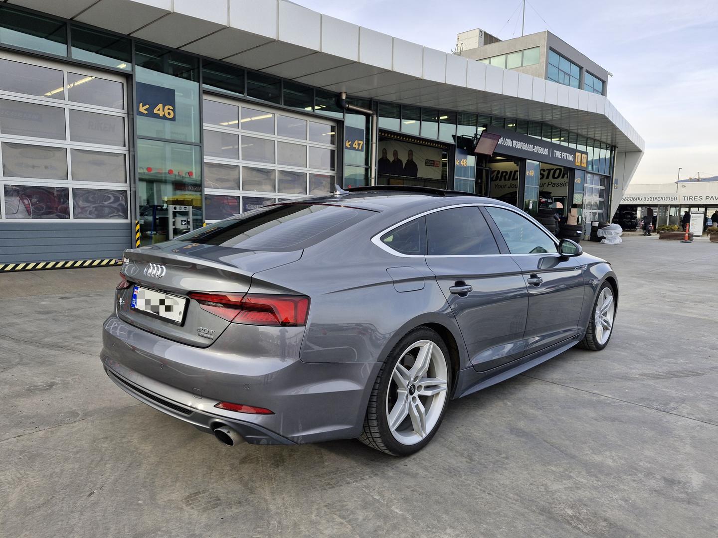 Audi A5 2018 — photo 2