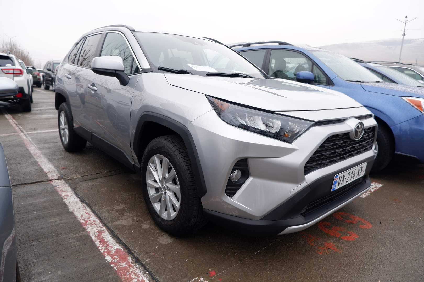 Toyota RAV4 2019 — photo 2