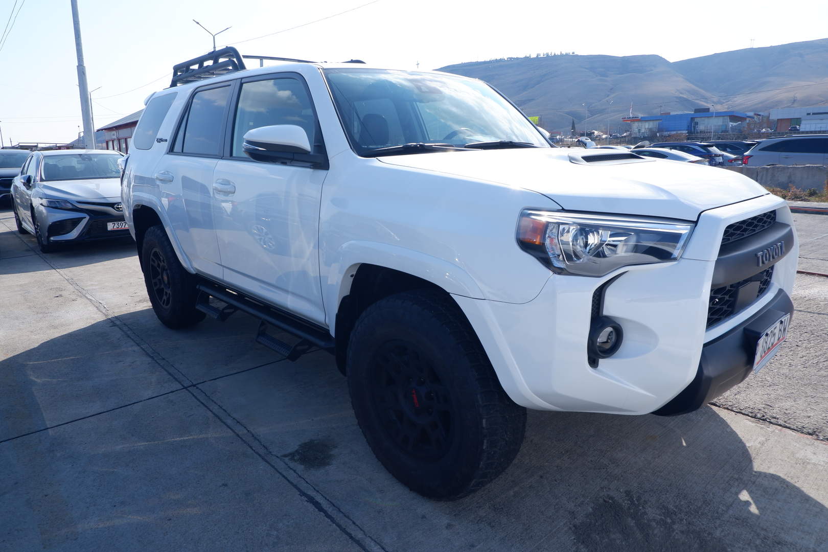 Toyota 4Runner 2023 — photo 2