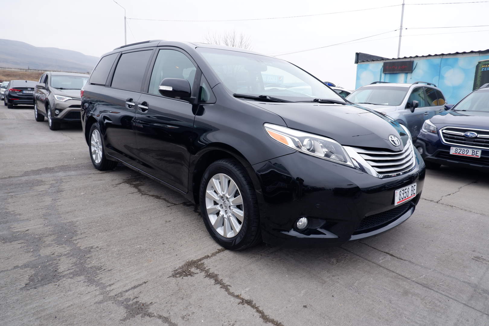 Toyota Sienna 2016 — photo 2