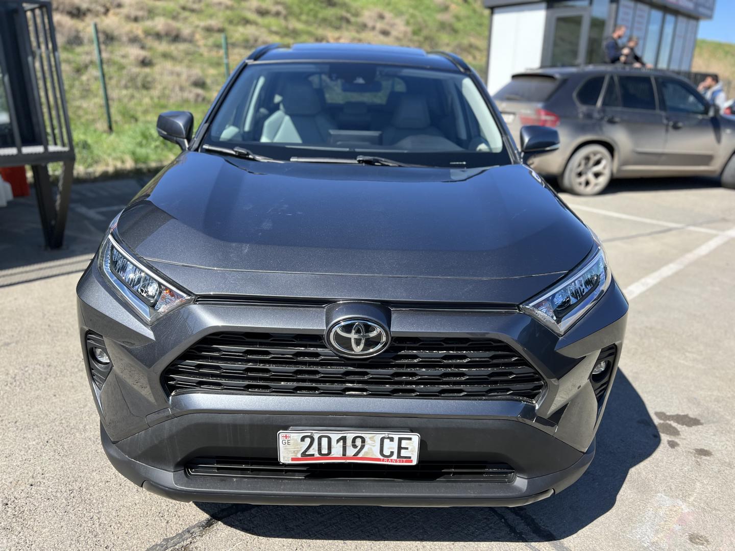 Toyota RAV4 2021 — photo 2