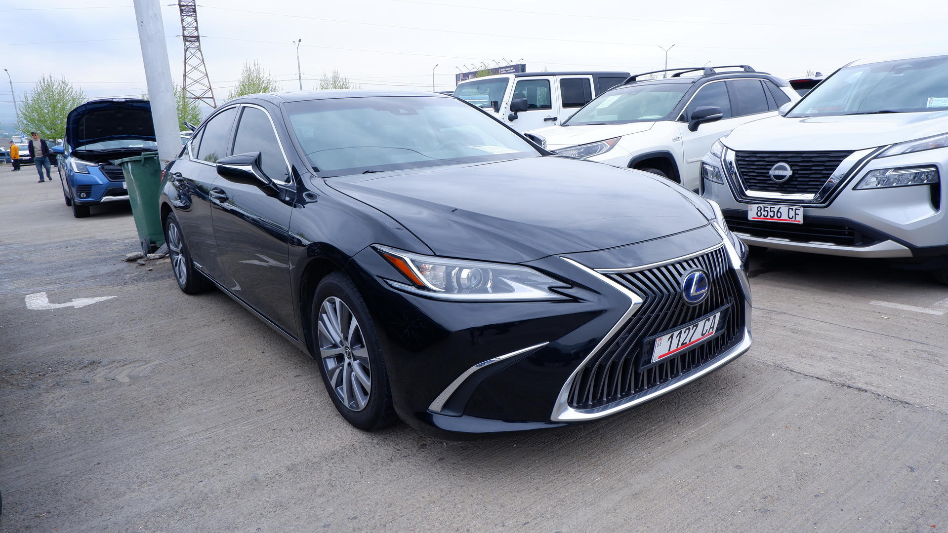 Lexus ES 300 2020 — photo 2