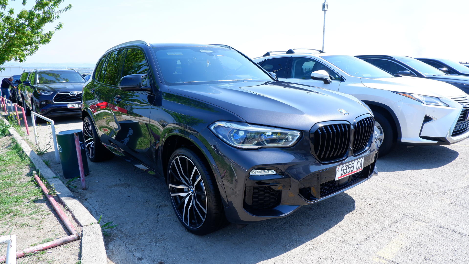 BMW X5 2019 — photo 2