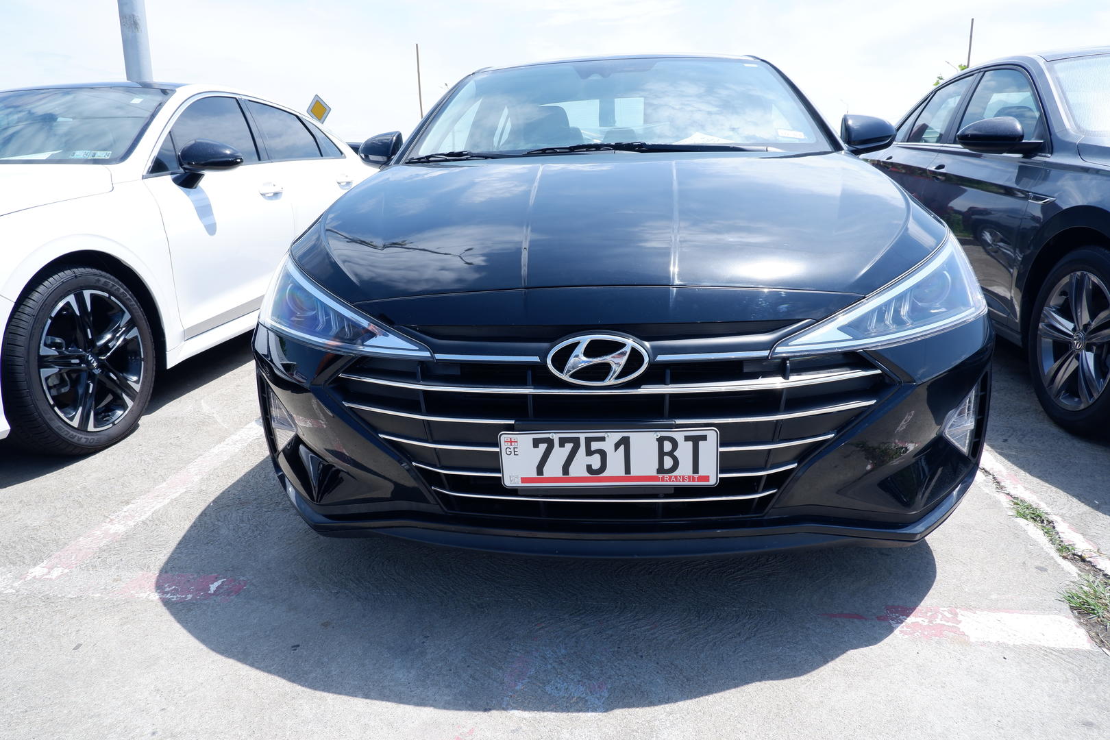 Hyundai Elantra 2019 — photo 2