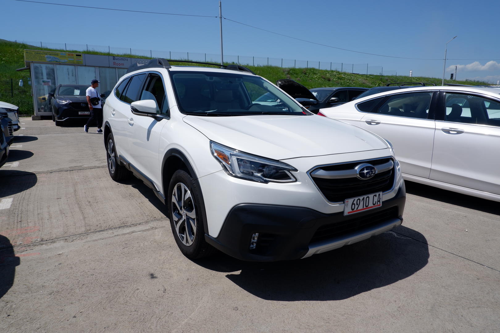 Subaru Outback 2020 — photo 2