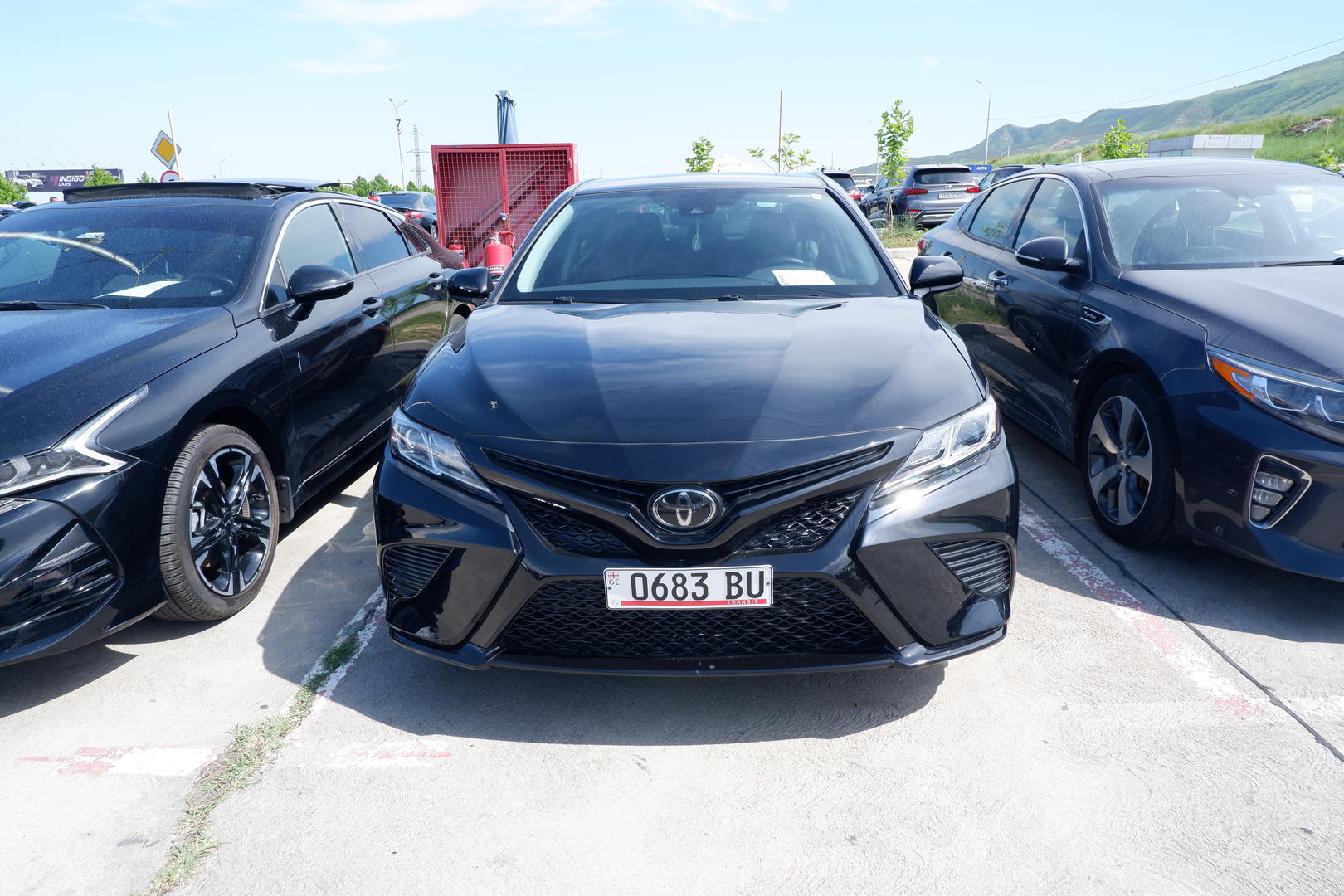 Toyota Camry 2020 — photo 2