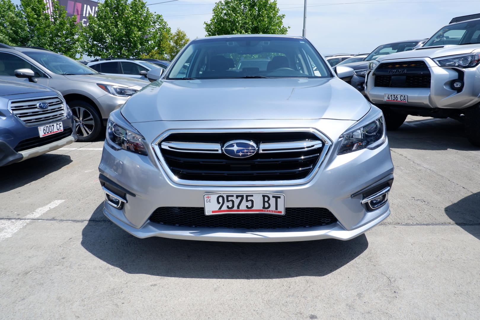 Subaru Legacy 2018 — photo 2